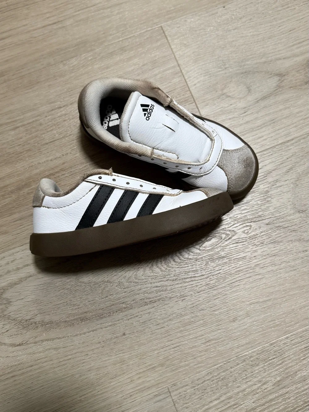 adidas Kids White Sneakers with Black Stripes and Brown Sole